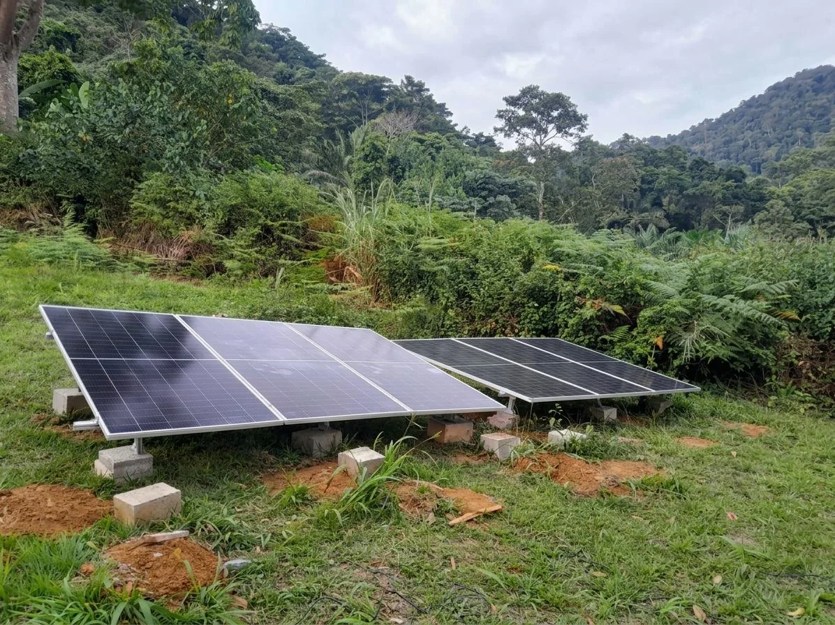 Paneles solares del proyecto de Moka / Monte Alén